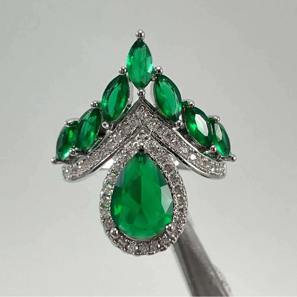 Beautiful Statement Unique Pear Cut Crown Emerald Diamond CZ Silver Plated Ring